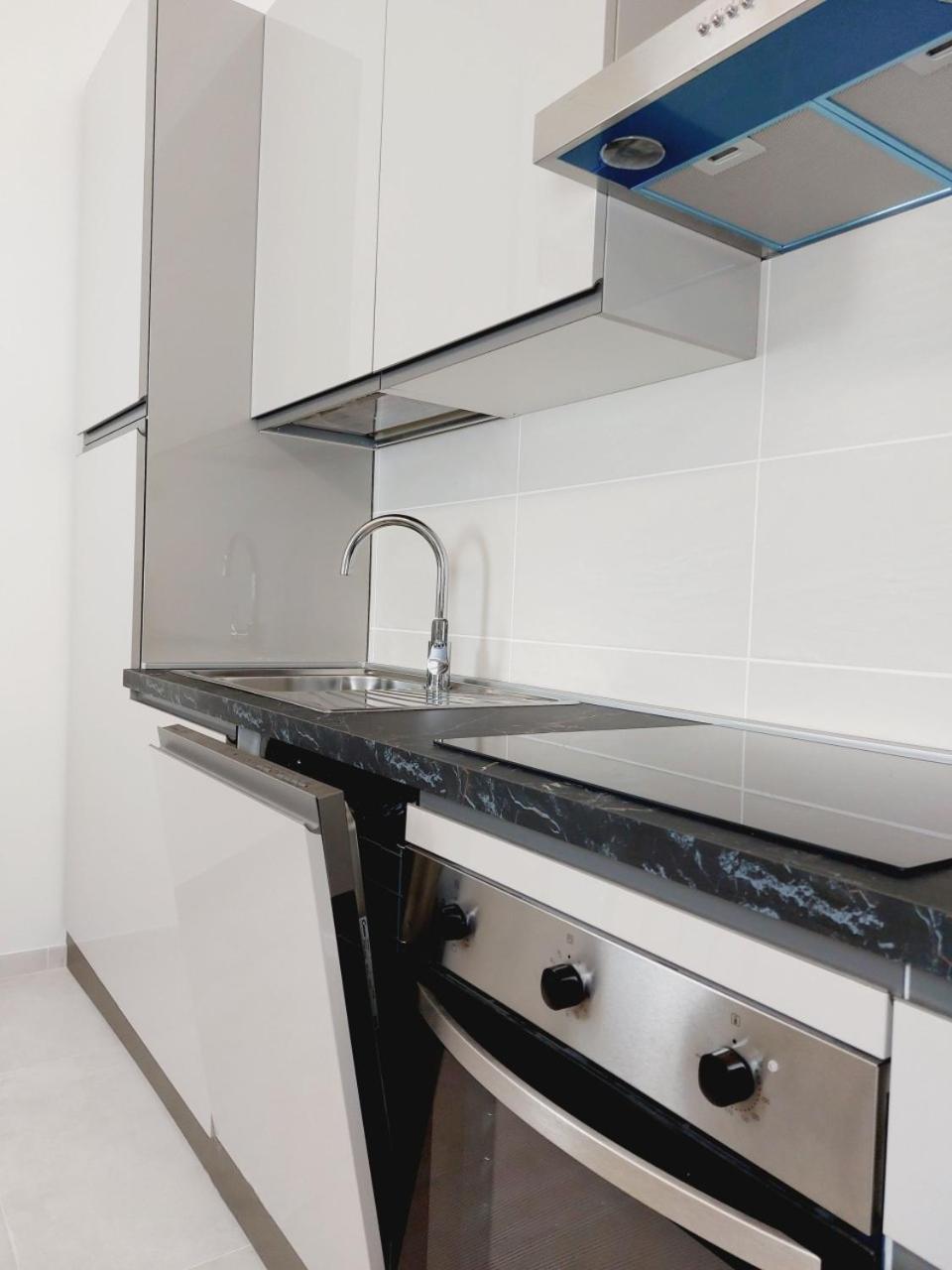 Waterfront Park Apartment