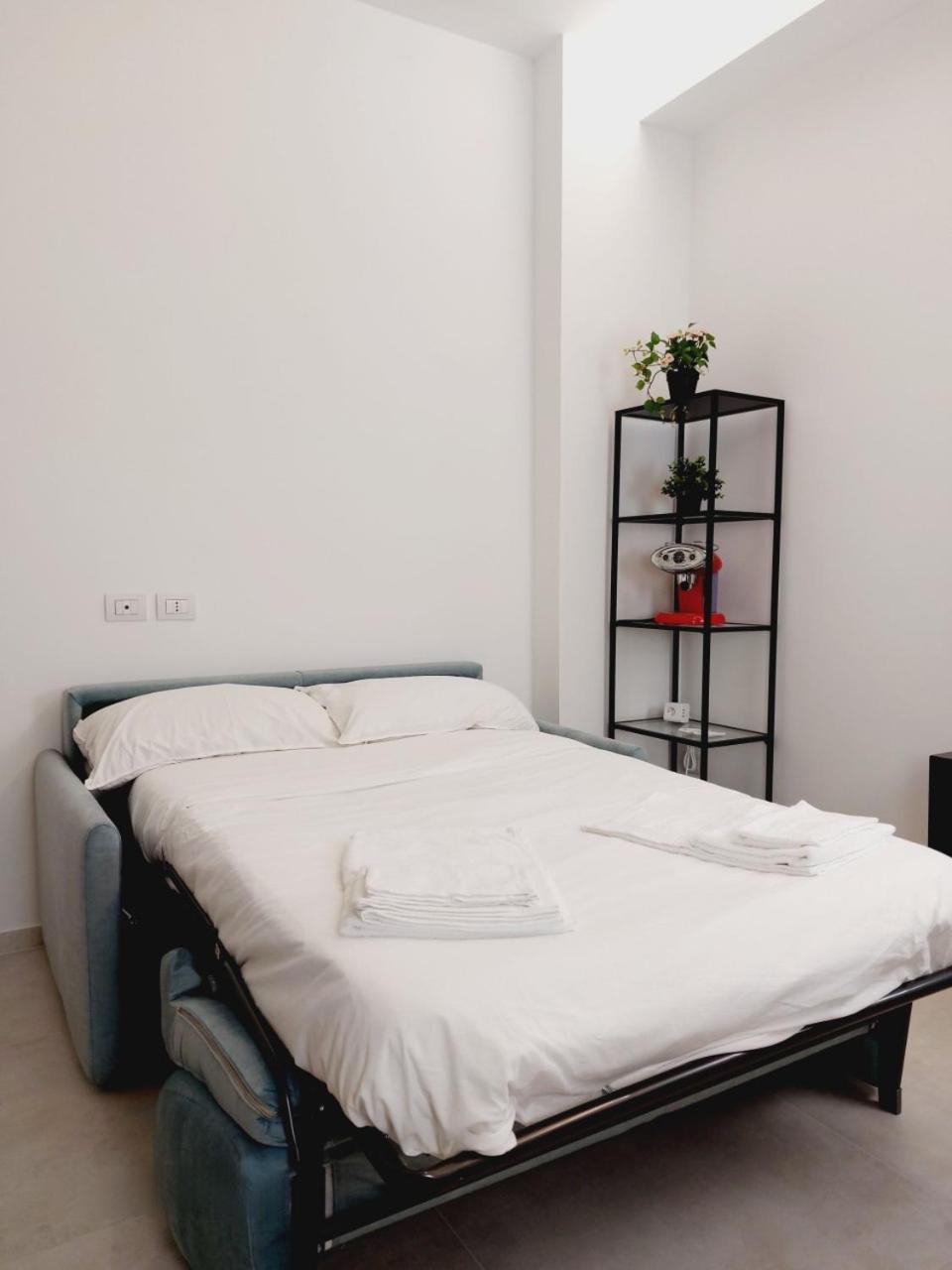 Waterfront Park Apartment